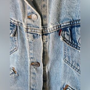 Levi's Vintage Womens SZ L trucker denim Jacket.Light wash distressed,80’s.